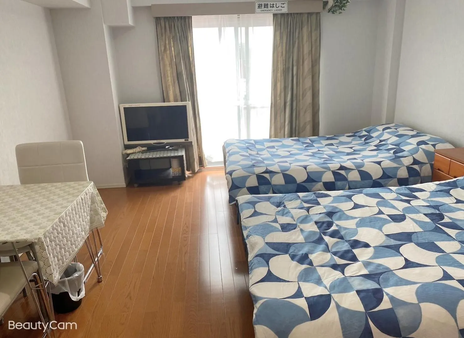 טוקיו Takemura Building 3F 0*,  יפן